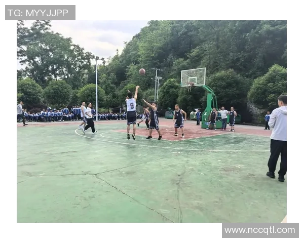 打篮球的身高优势与技巧分析如何提升你的篮球水平